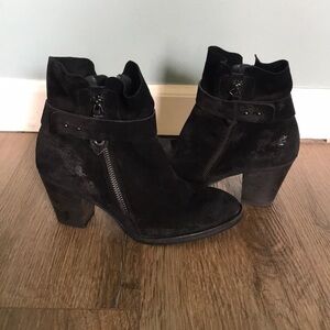 PAUL GREEN DALLAS BLACK SUEDE ZIP ANKLE BOOTS SIZE US 6 $399. Sleek rustic soft